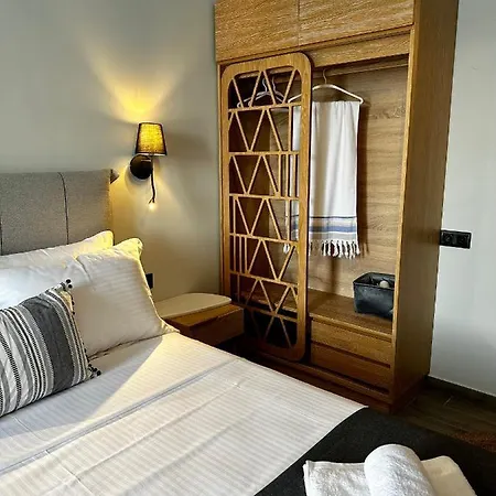 Thea Comfy Living Aparthotel