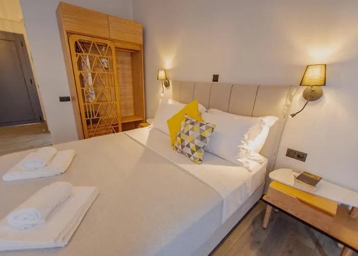 Thea Comfy Living