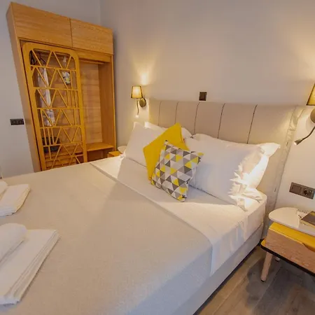 Thea Comfy Living