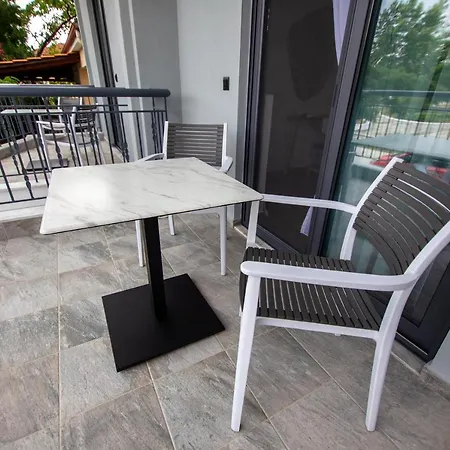 Thea Comfy Living Апарт-отель 4*