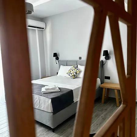 Thea Comfy Living 4*